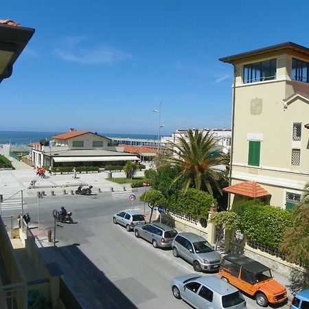 Hotel La Vela Lido di Camaiore Buitenkant foto