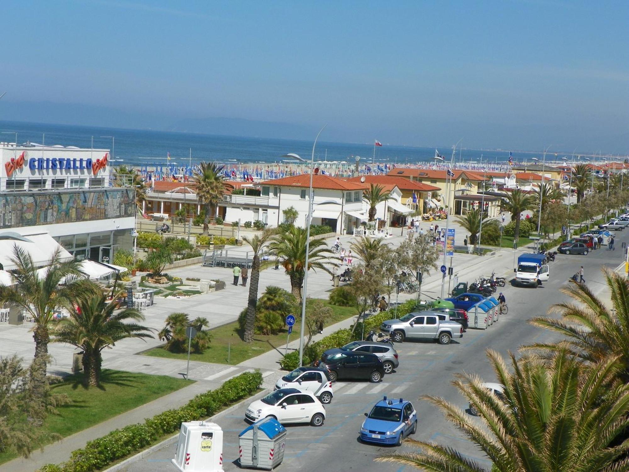 Hotel La Vela Lido di Camaiore Buitenkant foto